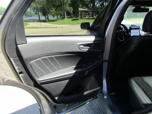 Certified 2022 Ford Edge ST w/ Equipment Group 401A image 15