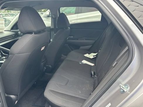 Used 2026 Hyundai Elantra SE FWD image 6