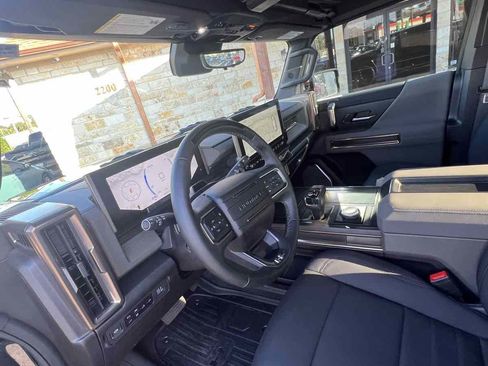 Used 2025 GMC Hummer EV 2X image 12
