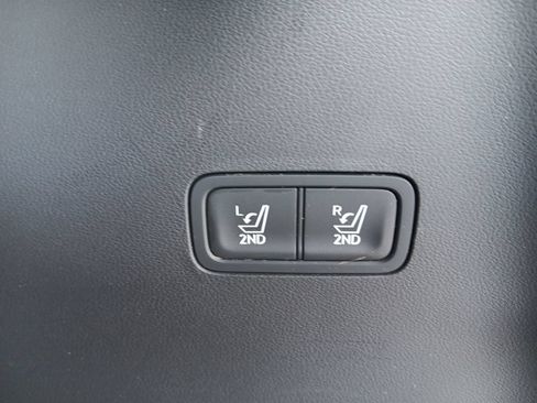 Used 2025 Hyundai Santa Fe SEL FWD image 8