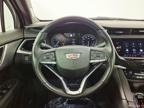 Certified 2024 Cadillac XT6 Premium Luxury FWD image 16
