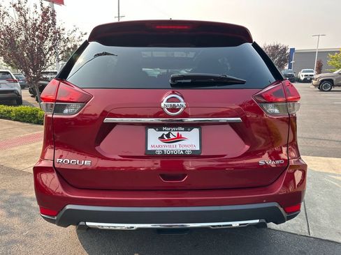 Used 2018 Nissan Rogue SV AWD/4WD image 4