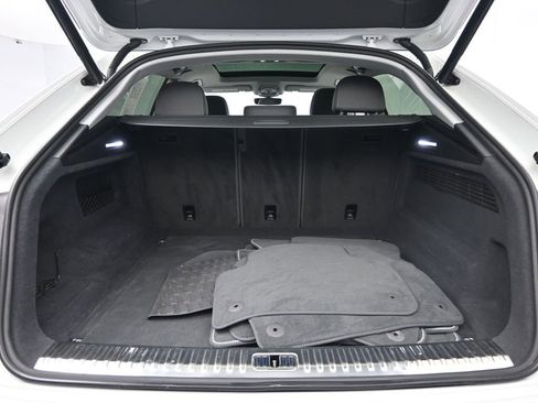 Used 2019 Audi Q8 Premium w/ Towing Package image 31