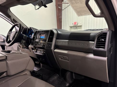 Used 2019 Ford F550 2WD Regular Cab Super Duty image 11