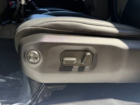 Used 2024 Jeep Wrangler Unlimited Rubicon 4xe AWD/4WD image 27