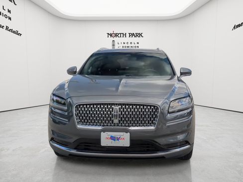 Used 2023 Lincoln Nautilus Reserve w/ Luxury Package FWD image 8