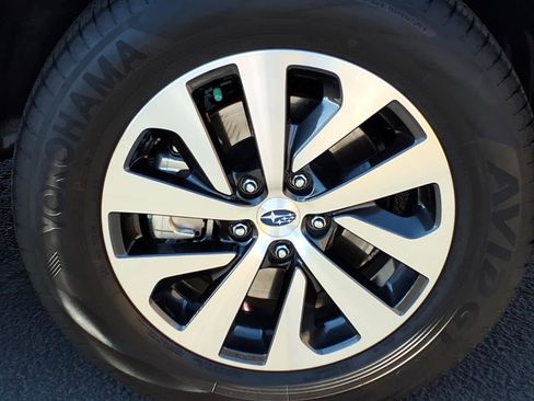 Certified 2025 Subaru Outback Premium w/ Popular Package #1A image 8