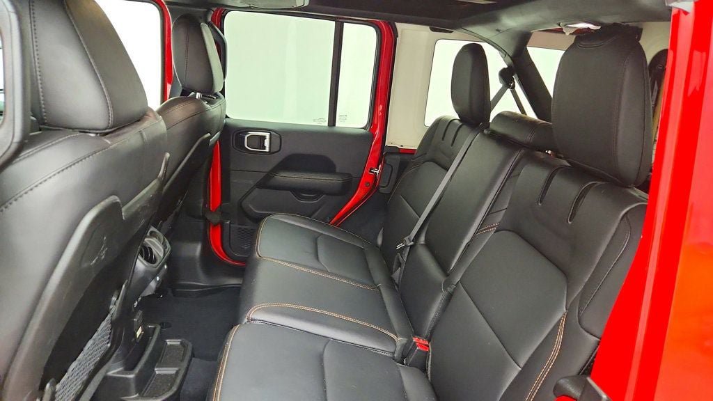 Used 2024 Jeep Wrangler Unlimited Sahara AWD/4WD image 21