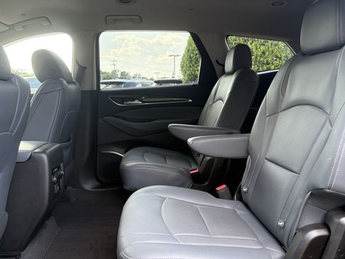 Used 2020 Buick Enclave Essence FWD image 10