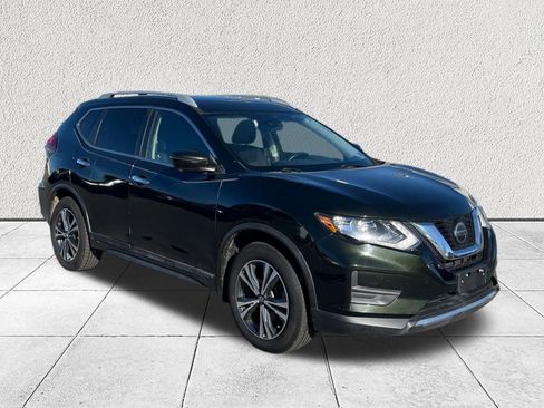 Used 2019 Nissan Rogue SV w/ Premium Package image 1