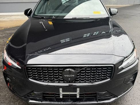 Used 2024 Volvo S60 B5 Plus w/ Climate Package AWD/4WD image 4