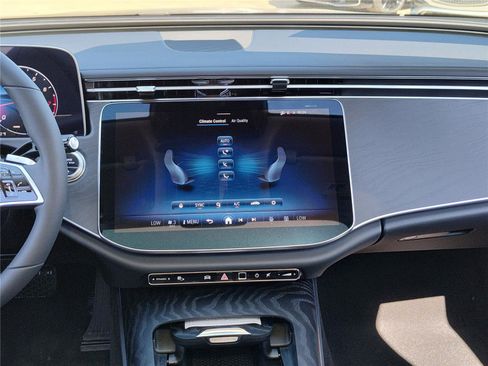 New 2026 Mercedes-Benz E 350 4MATIC Sedan image 8