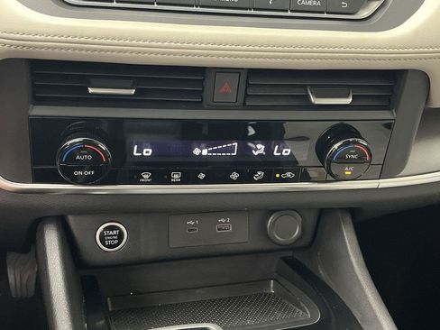 Used 2023 Nissan Rogue SV AWD/4WD image 23