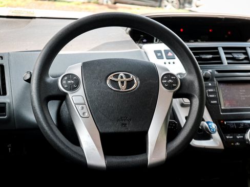 Used 2012 Toyota Prius V Two FWD image 5