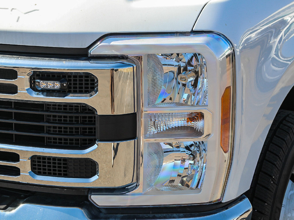 New 2025 Ford F350 XL w/ XL Chrome Package RWD image 4