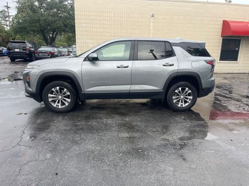 Used 2026 Chevrolet Equinox LT FWD image 2