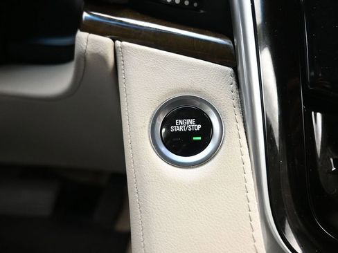 Used 2019 Cadillac Escalade Premium Luxury AWD/4WD image 23