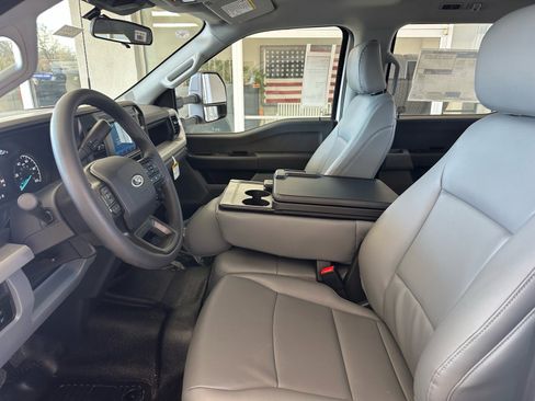 New 2026 Ford F250 XL w/ XL Chrome Package image 17