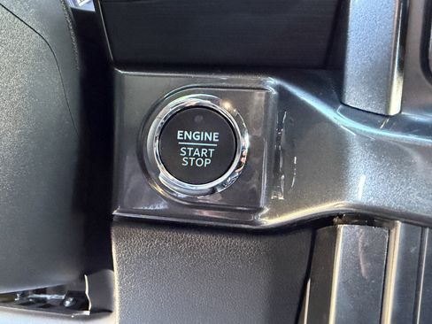 Certified 2022 Ford F150 XLT w/ Equipment Group 302A High image 19