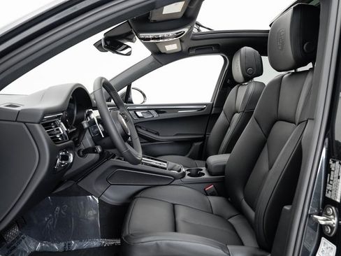 New 2025 Porsche Macan image 8