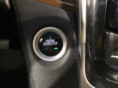 Used 2019 Cadillac Escalade Premium Luxury image 16