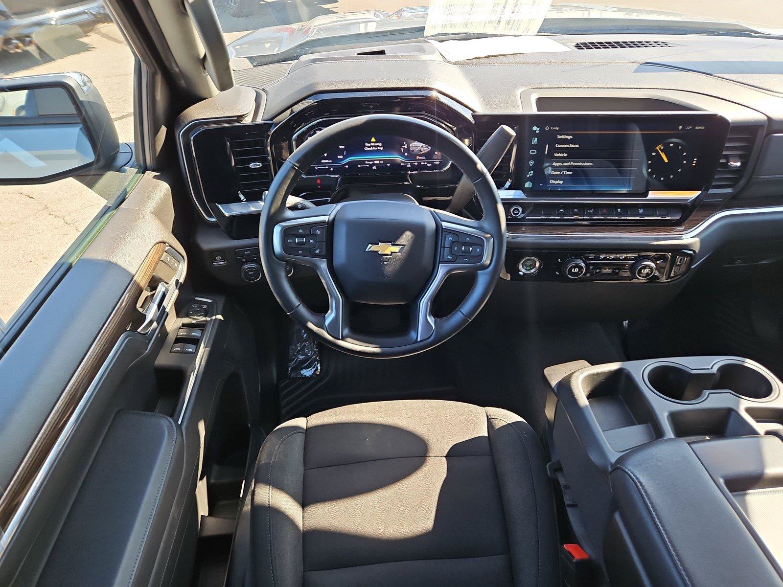 Used 2024 Chevrolet Silverado 1500 LT AWD/4WD image 10