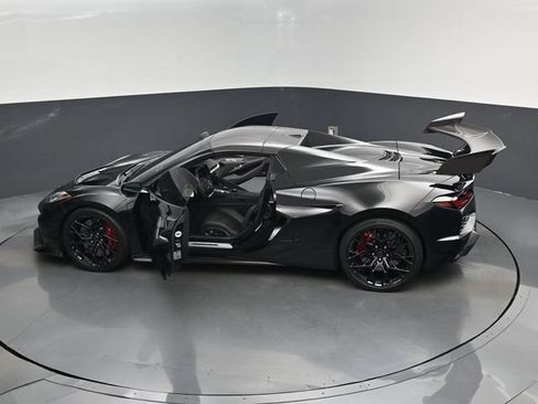 Used 2026 Chevrolet Corvette ZR1 w/ ZR1 Carbon Fiber Aero Package RWD image 17