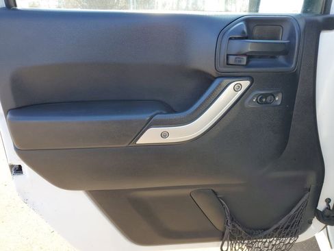 Used 2014 Jeep Wrangler Unlimited Sahara w/ Dual Top Group image 17