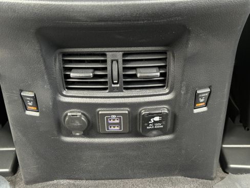 Used 2021 Nissan Titan PRO-4X w/ Pro-4x Convenience Package AWD/4WD image 31