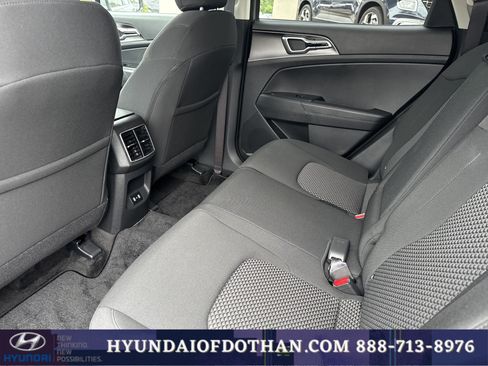 Used 2026 Kia Sportage LX FWD image 12