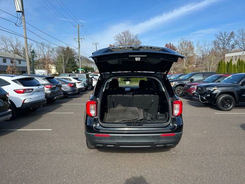 Certified 2021 Ford Explorer XLT image 8