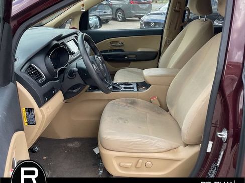 Used 2019 Kia Sedona LX FWD image 9