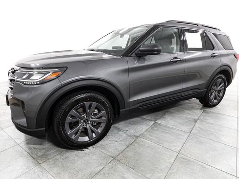 New 2026 Ford Explorer Active w/ Active Comfort Package AWD/4WD image 4