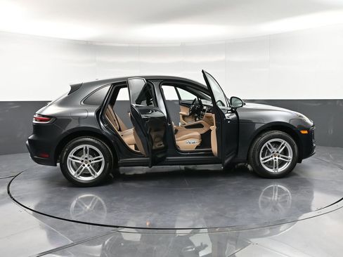 New 2026 Porsche Macan image 34