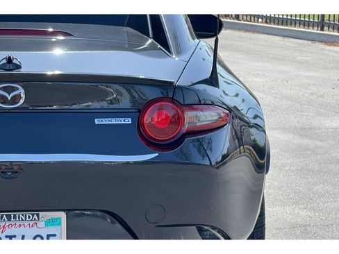 Used 2020 MAZDA MX-5 Miata RF Club RWD image 17