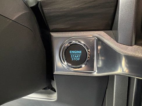 Certified 2025 Ford F150 Lariat w/ Equipment Group 501A Mid image 21