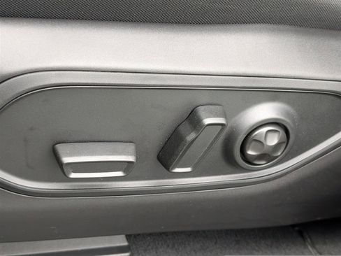 New 2025 Jeep Grand Cherokee Laredo X w/ Luxury Tech Group I image 16