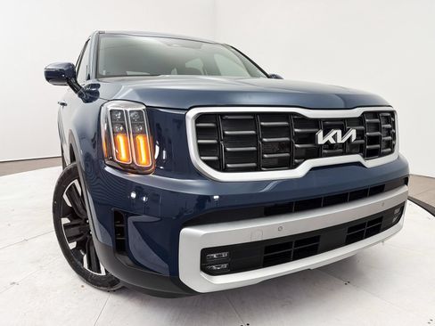 Certified 2024 Kia Telluride SX Prestige w/ Towing Package AWD/4WD image 2