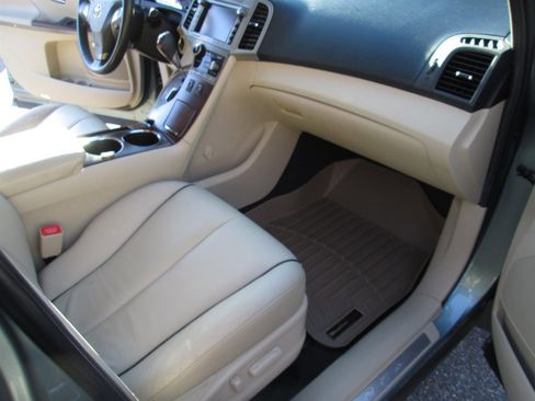 Used 2011 Toyota Venza AWD image 17