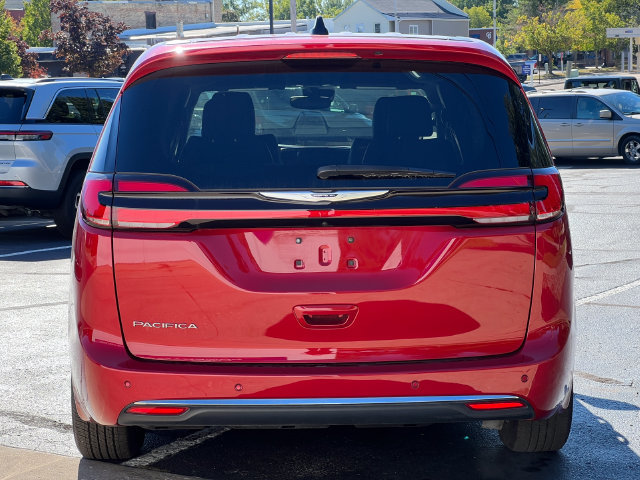 Used 2025 Chrysler Pacifica Select FWD image 48
