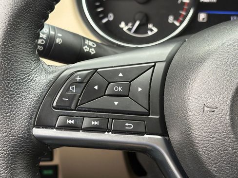 Used 2020 Nissan Rogue SL w/ Premium Package image 20