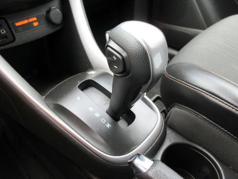 Used 2019 Chevrolet Trax LT w/ LT Convenience Package FWD image 27