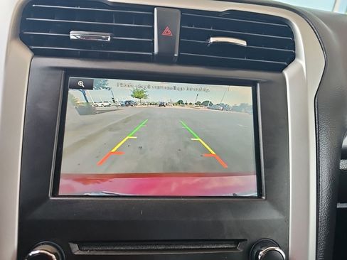 Used 2016 Ford Fusion SE FWD image 23