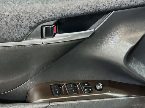 Used 2024 Toyota Camry SE image 15