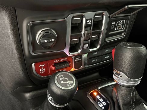 New 2026 Jeep Gladiator Mojave w/ Dual Top Group AWD/4WD image 39