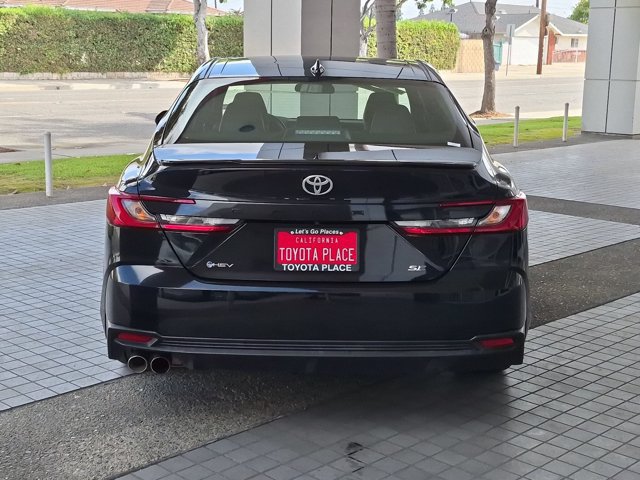 Used 2025 Toyota Camry SE FWD image 9