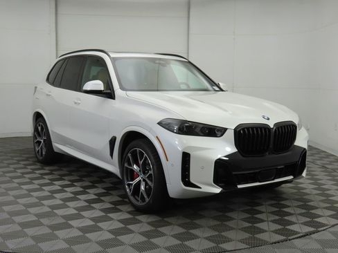 New 2026 BMW X5 xDrive40i w/ M Sport Package image 3