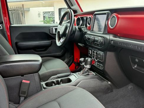 Used 2018 Jeep Wrangler Unlimited Rubicon AWD/4WD image 6