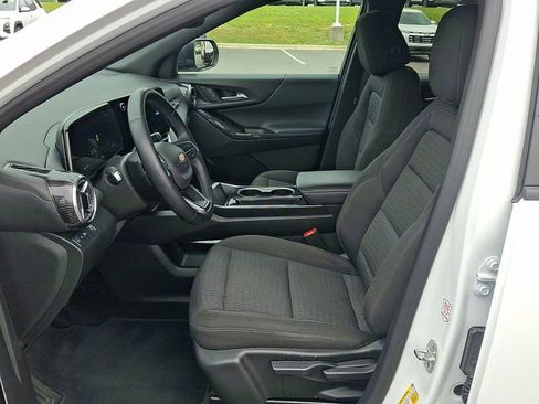 Used 2025 Chevrolet Equinox LT FWD image 11