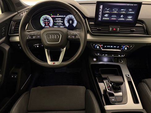 Used 2023 Audi Q5 e Premium Plus w/ Premium Plus Package AWD/4WD image 30